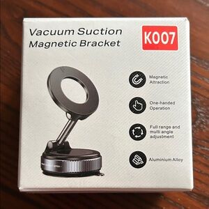 Magnetic Vacuum Suction Phone Mount - Black